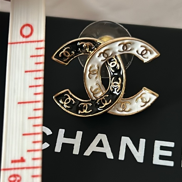 Chanel CC Stud Earrings - Picture 11 of 14